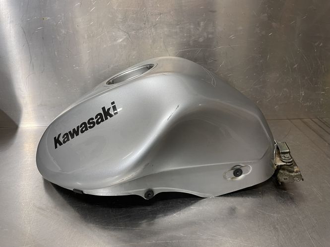 Hovedbilde Kawasaki ER-6N 2005-2008 Bensintank