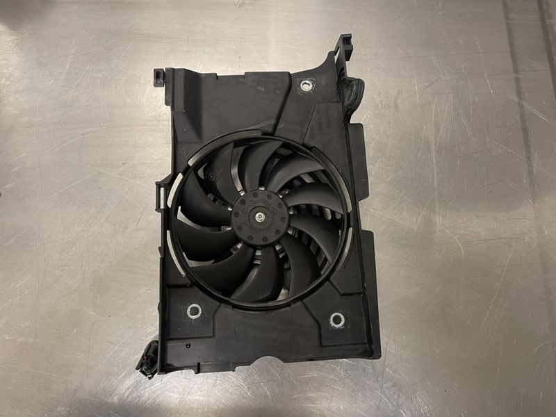 Honda Africa Twin CRF 1100 2021 Kjølevifte radiator