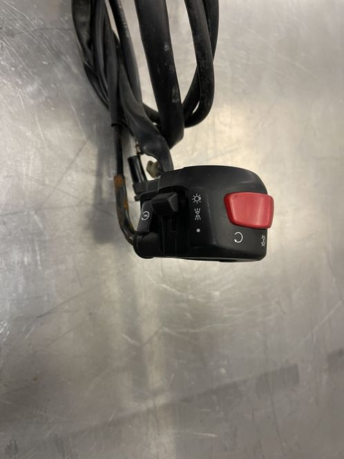 Hovedbilde Yamaha R6 1999 Bryterpanel høyre 