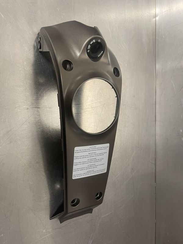 Husqvarna Svartpilen 401 2023 Tank kåpe midtre