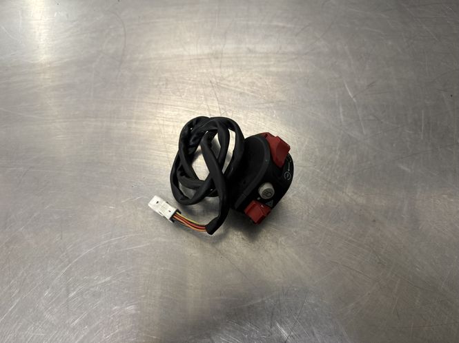 Hovedbilde Ducati Scrambler 800 2019 Cafe Racer Bryterpanel høyre