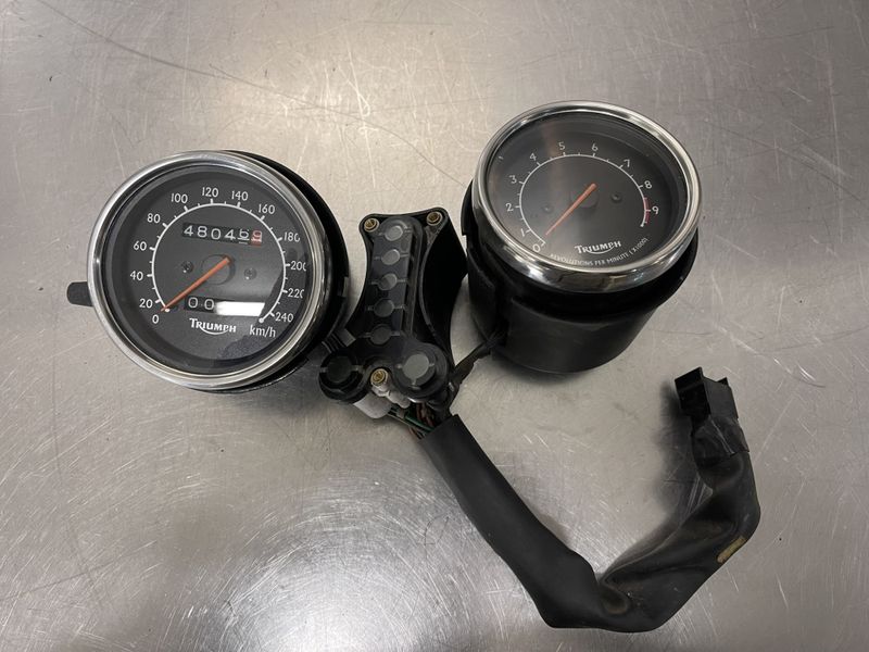Triumph Legend 900 2000 Instrument/Speedometer 