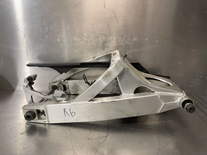 Hovedbilde Yamaha R6 1999-2002 Baksving