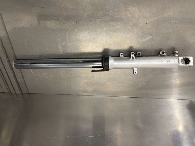 Hovedbilde Yamaha R6 1999 Gaffelbein høyre 