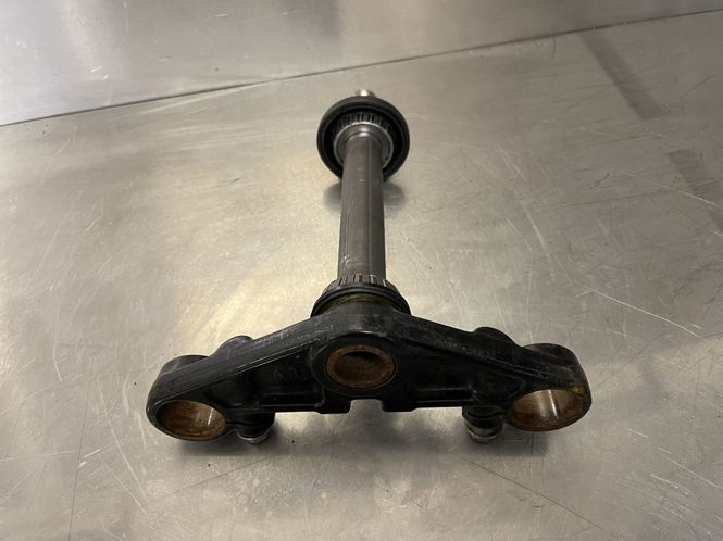 Hovedbilde Yamaha YZF R125 2008-2013 Styrekrone nedre del 