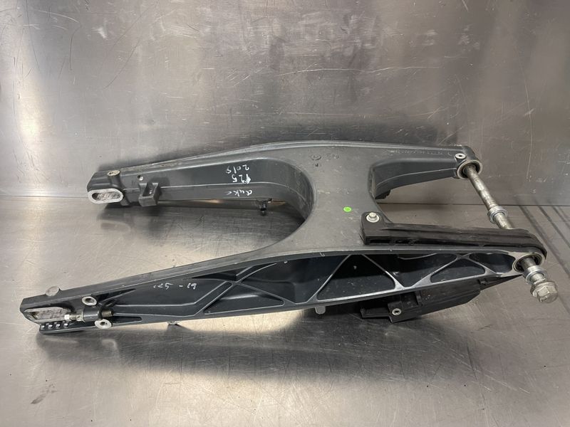 KTM DUKE 125 2019 Baksving