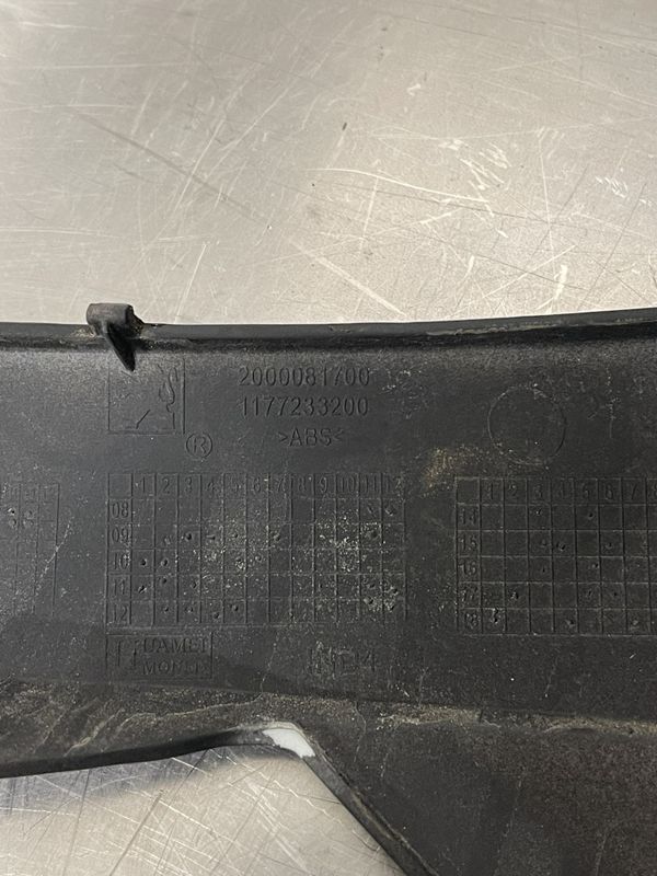 Peugeot Speedfight 4 Kåpe høyre bak under sal
