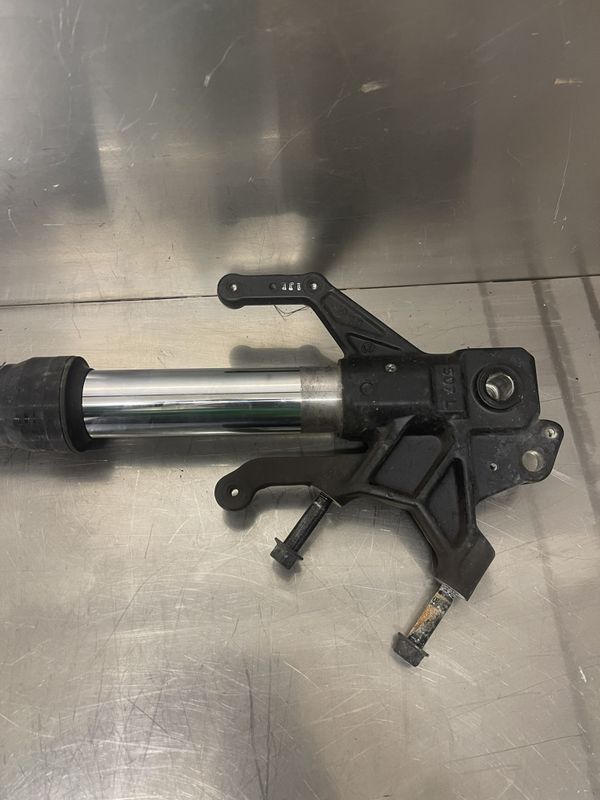 Yamaha MT125 2020-2025 Gaffelbein venstre