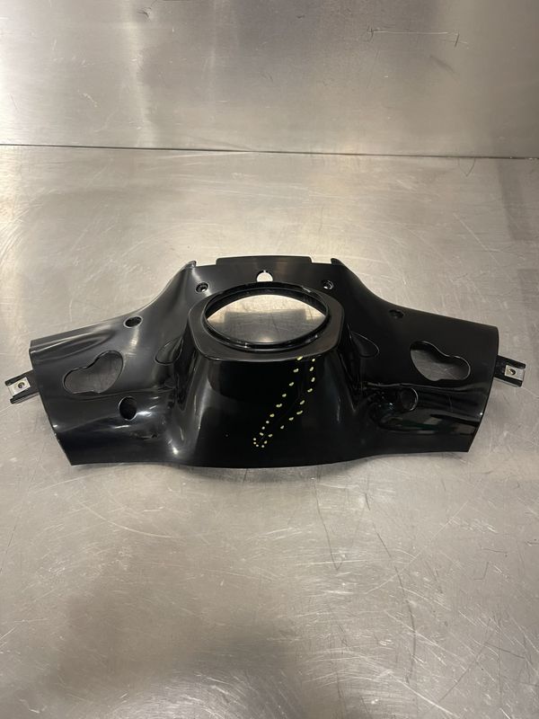 Vespa Sprint 50 Frontlykt deksel nedre 