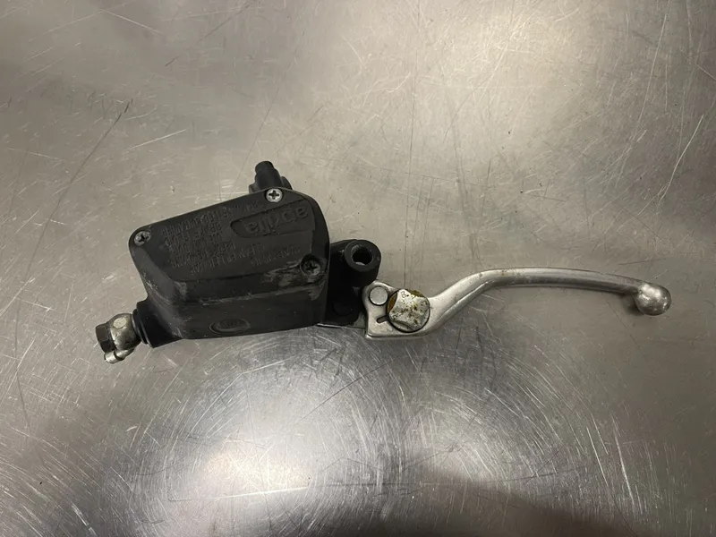 Aprilia Dorsoduro 750 2008 Clutch pumpe