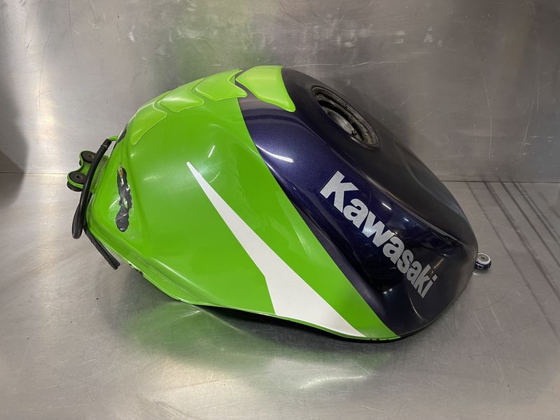 Kawasaki Ninja ZX-6R 1998 Bensintank