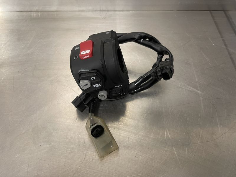 Honda Africa Twin CRF 1100 2021 Bryterpanel høyre