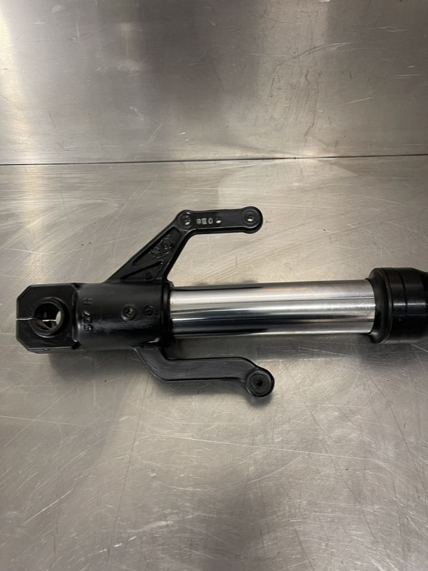 Yamaha MT125 2020-2025 Gaffelbein høyre