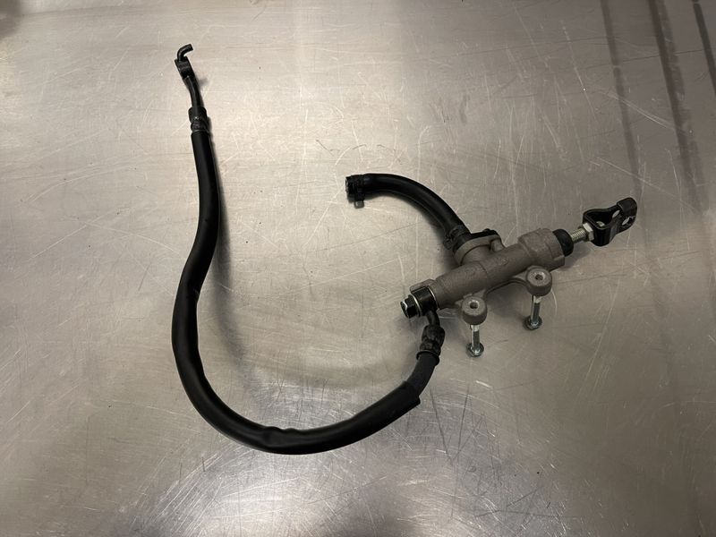 Honda Africa Twin CRF 1100 2021 Bremsepumpe bakbrems