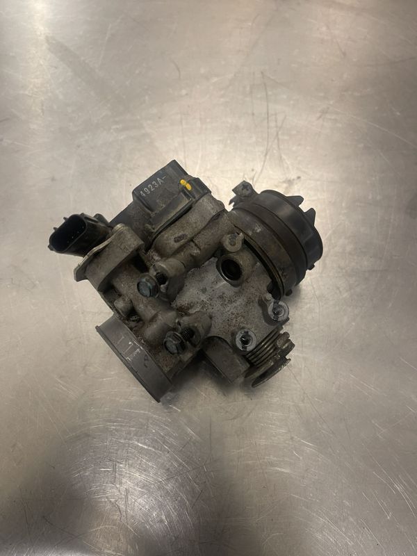 Honda CBR 125 2015 Gasspjeld